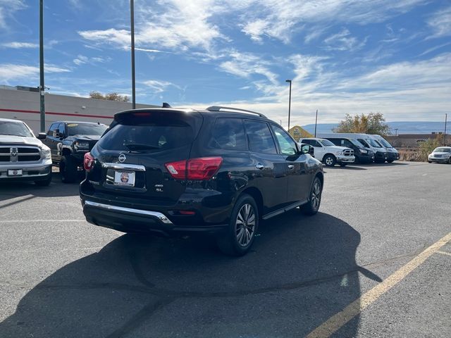 2020 Nissan Pathfinder SL