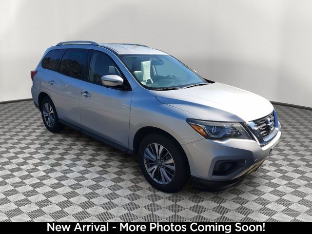 2020 Nissan Pathfinder SL