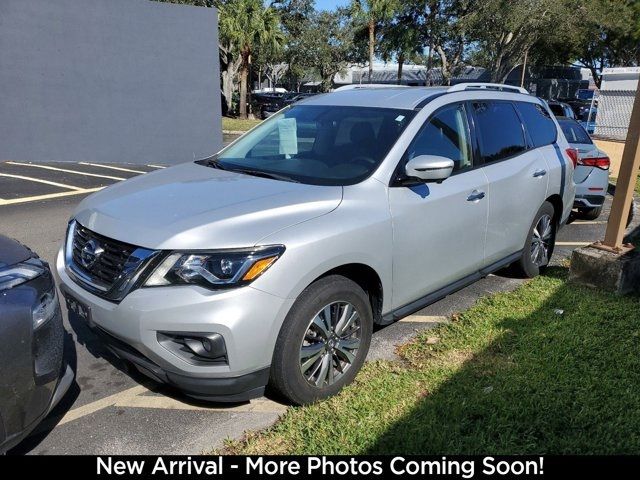 2020 Nissan Pathfinder SL