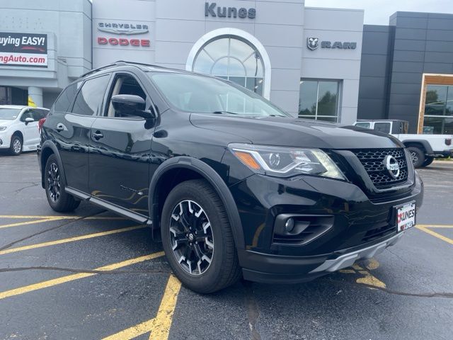 2020 Nissan Pathfinder SL