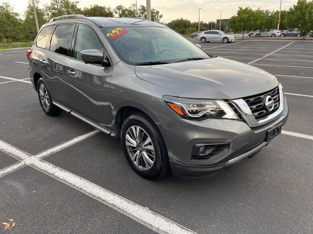 2020 Nissan Pathfinder SL