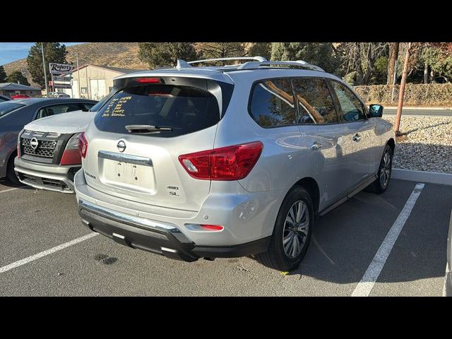 2020 Nissan Pathfinder SL