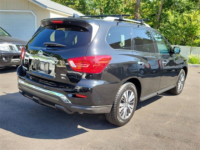 2020 Nissan Pathfinder SL