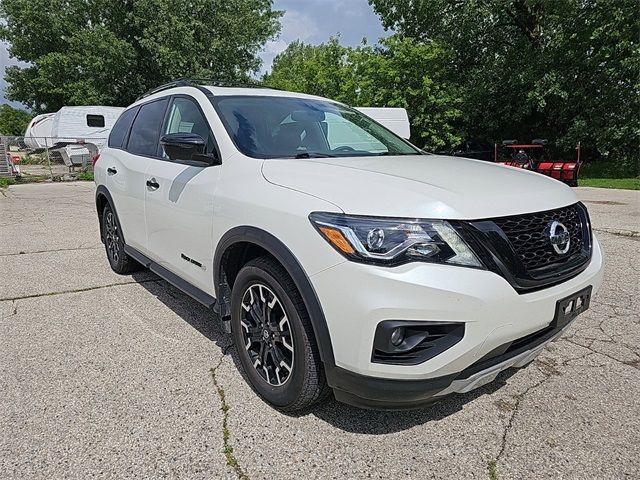 2020 Nissan Pathfinder SL