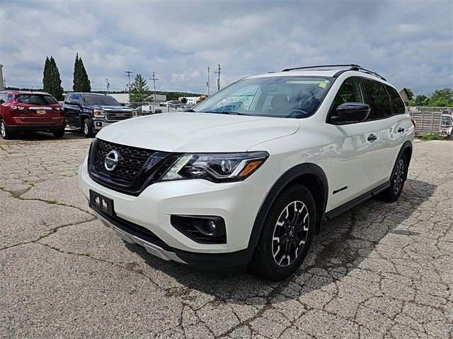 2020 Nissan Pathfinder SL