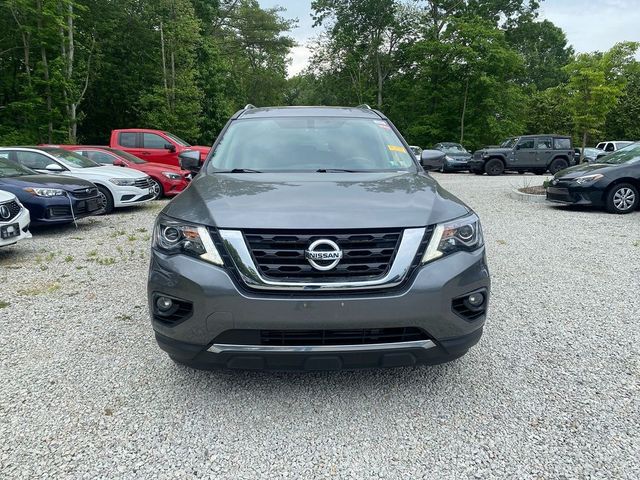 2020 Nissan Pathfinder SL