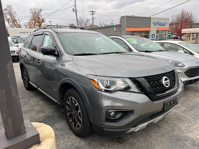 2020 Nissan Pathfinder SL