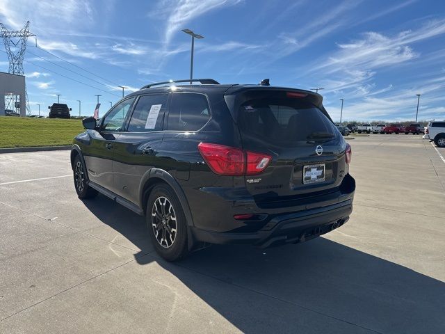 2020 Nissan Pathfinder SL