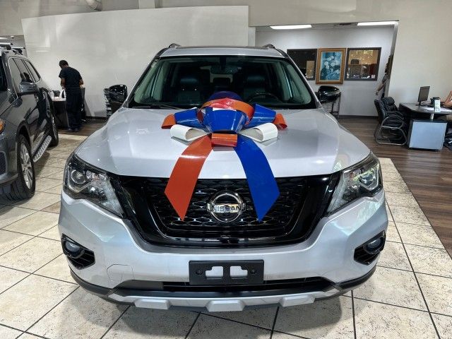 2020 Nissan Pathfinder SL