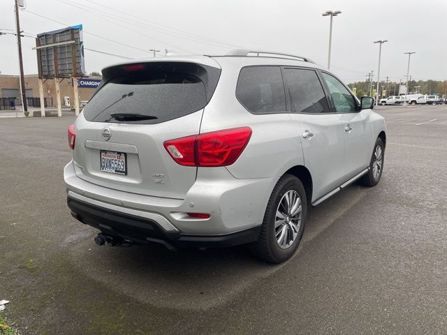 2020 Nissan Pathfinder SL