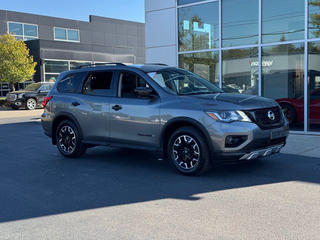 2020 Nissan Pathfinder SL