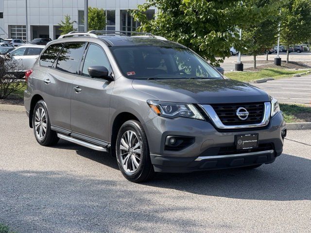 2020 Nissan Pathfinder SL