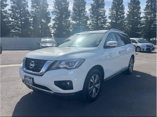 2020 Nissan Pathfinder SL