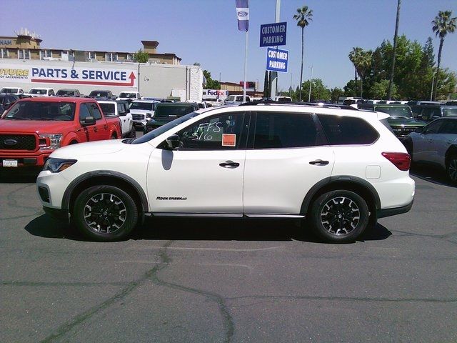 2020 Nissan Pathfinder SL