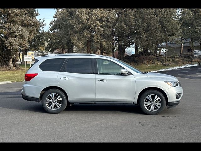 2020 Nissan Pathfinder SL