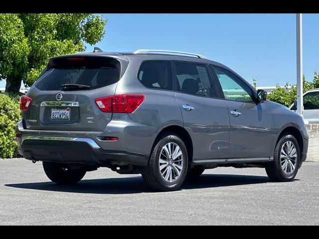 2020 Nissan Pathfinder SL