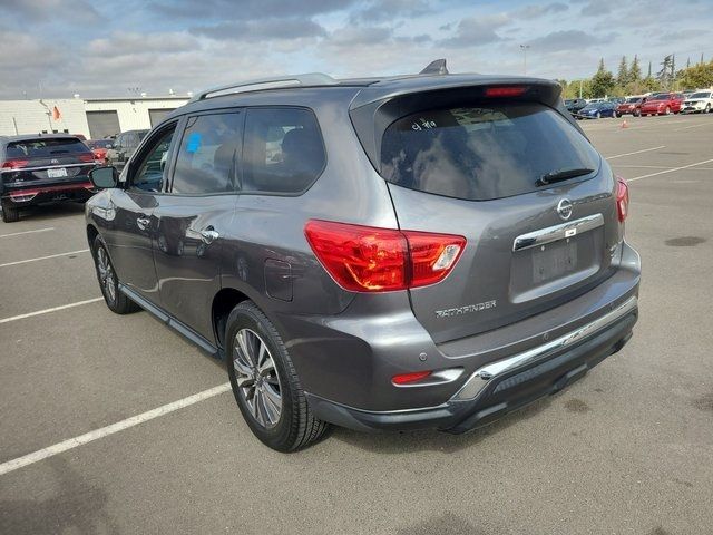 2020 Nissan Pathfinder SL