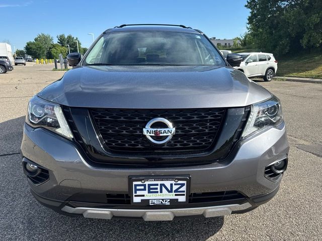 2020 Nissan Pathfinder SL