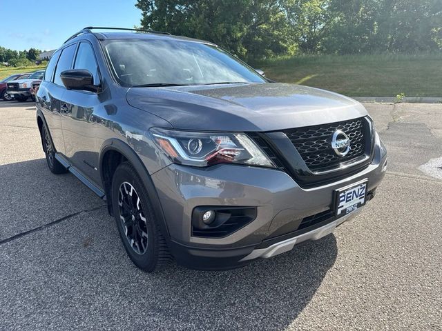 2020 Nissan Pathfinder SL