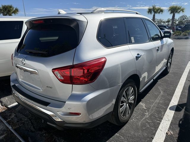 2020 Nissan Pathfinder SL