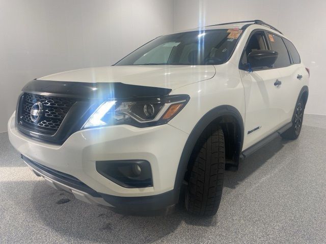 2020 Nissan Pathfinder SL