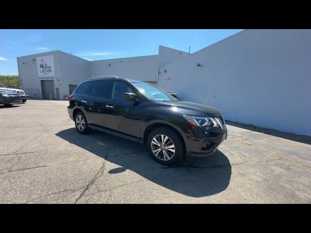 2020 Nissan Pathfinder SL