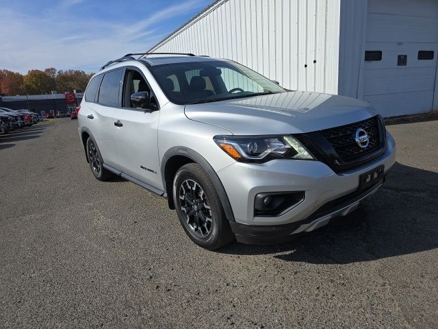 2020 Nissan Pathfinder SL