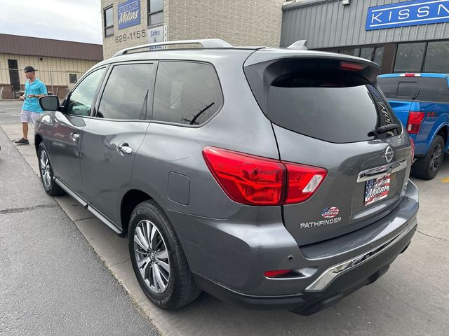 2020 Nissan Pathfinder SL