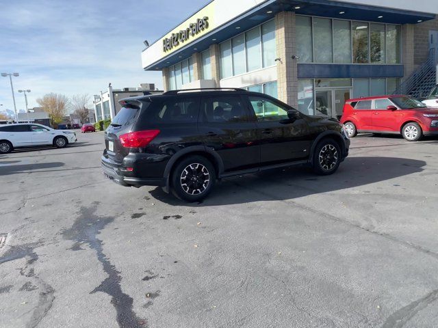 2020 Nissan Pathfinder SL