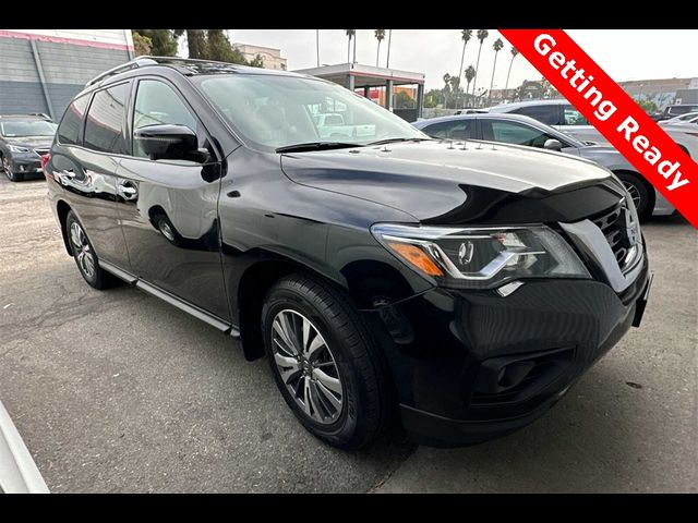 2020 Nissan Pathfinder SL