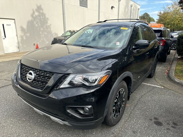 2020 Nissan Pathfinder SL