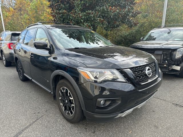 2020 Nissan Pathfinder SL