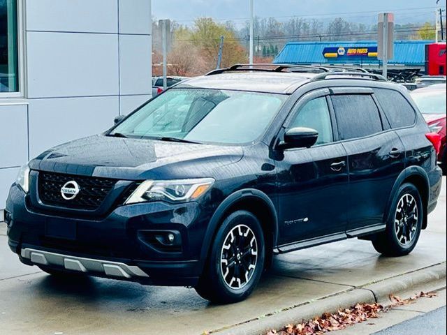 2020 Nissan Pathfinder SL