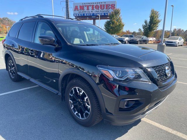 2020 Nissan Pathfinder SL