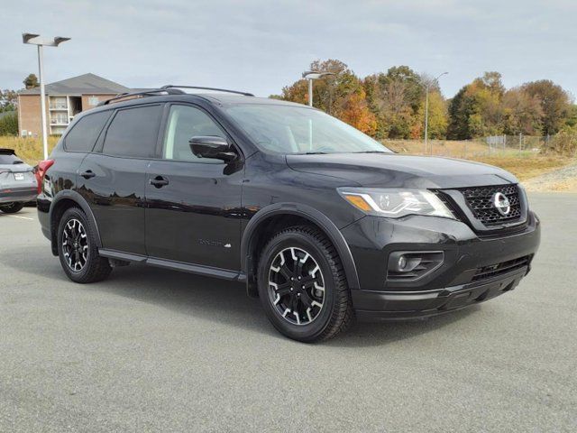 2020 Nissan Pathfinder SL