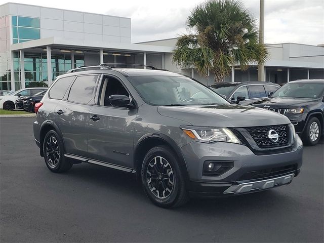 2020 Nissan Pathfinder SL