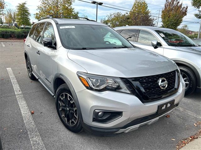 2020 Nissan Pathfinder SL