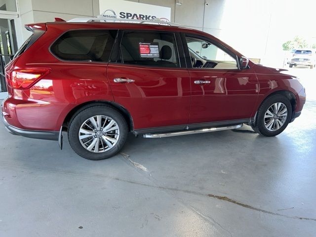 2020 Nissan Pathfinder SL