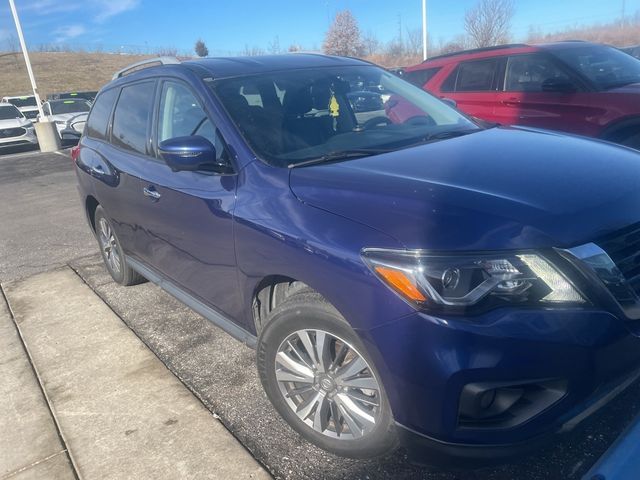 2020 Nissan Pathfinder SL