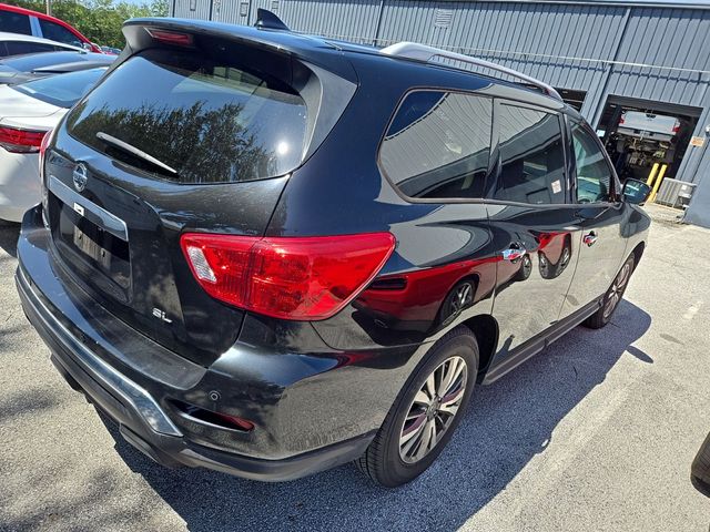 2020 Nissan Pathfinder SL