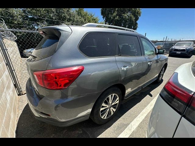 2020 Nissan Pathfinder SL