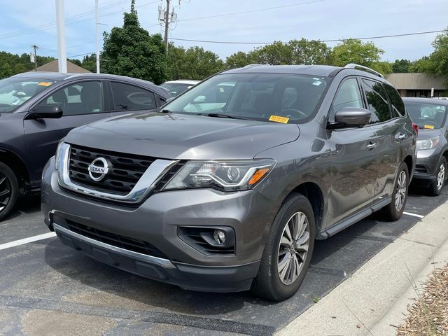 2020 Nissan Pathfinder SL