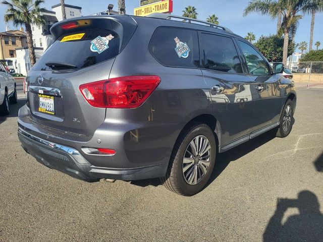 2020 Nissan Pathfinder SL