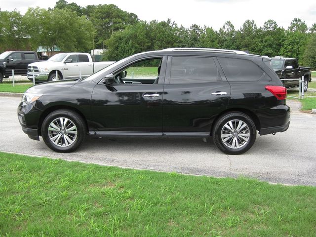 2020 Nissan Pathfinder SL