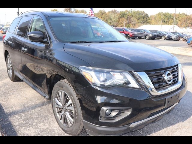 2020 Nissan Pathfinder SL