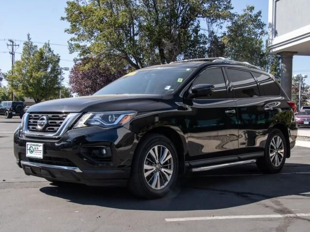 2020 Nissan Pathfinder SL