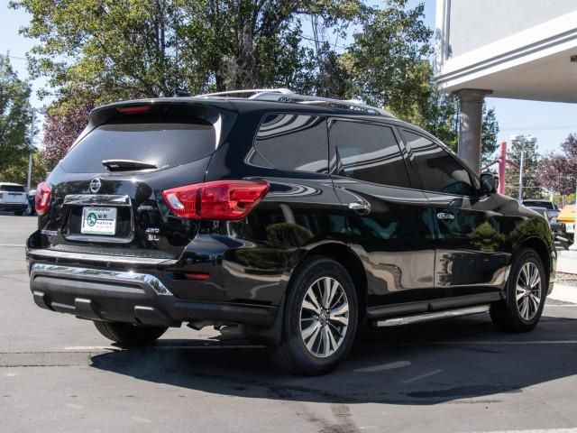 2020 Nissan Pathfinder SL