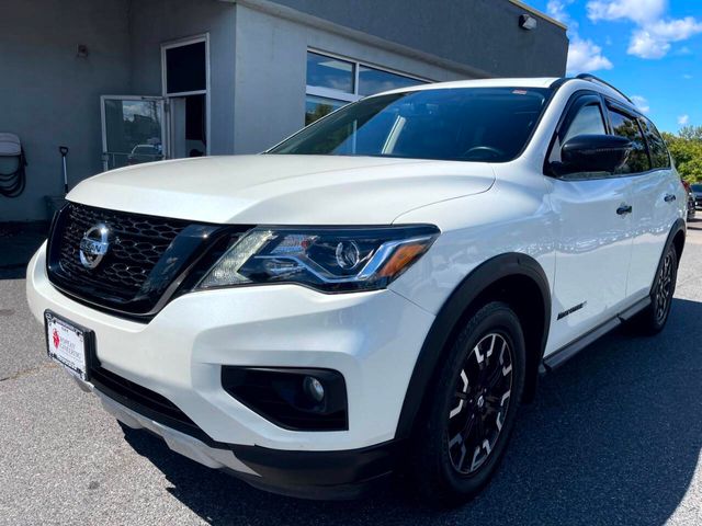 2020 Nissan Pathfinder SL