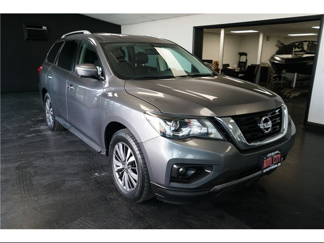 2020 Nissan Pathfinder SL