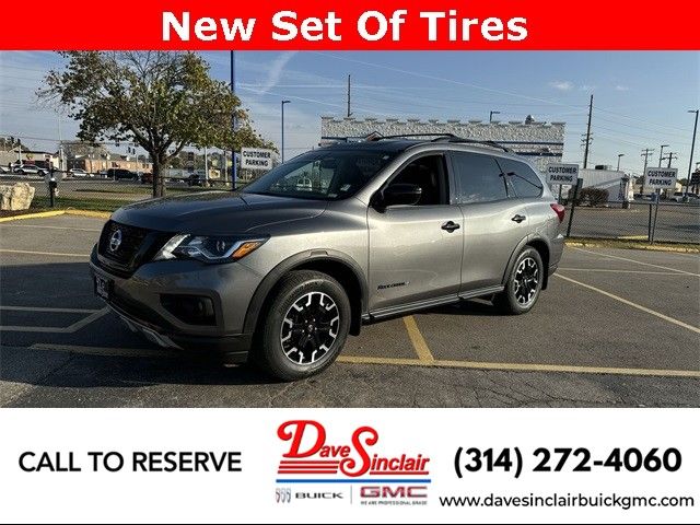 2020 Nissan Pathfinder SV